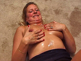 Leggy housewife Bee gets a shocking facial